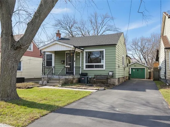 376 Tragina Ave N, Hamilton, ON L8H 5E5