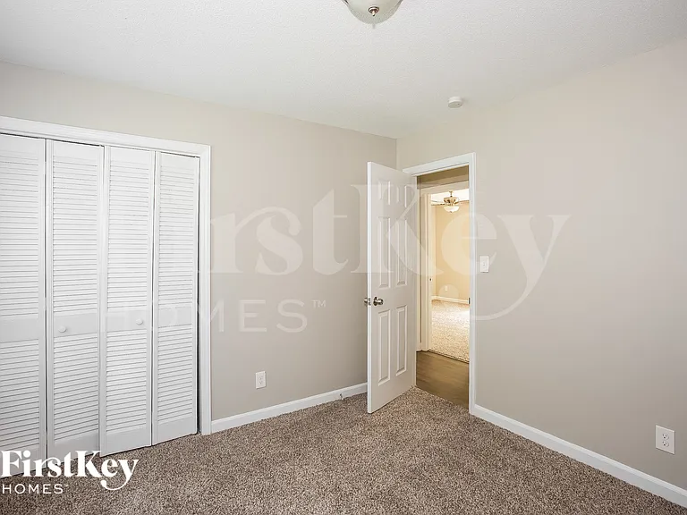 940 Ridgeway Dr — Photo 12
