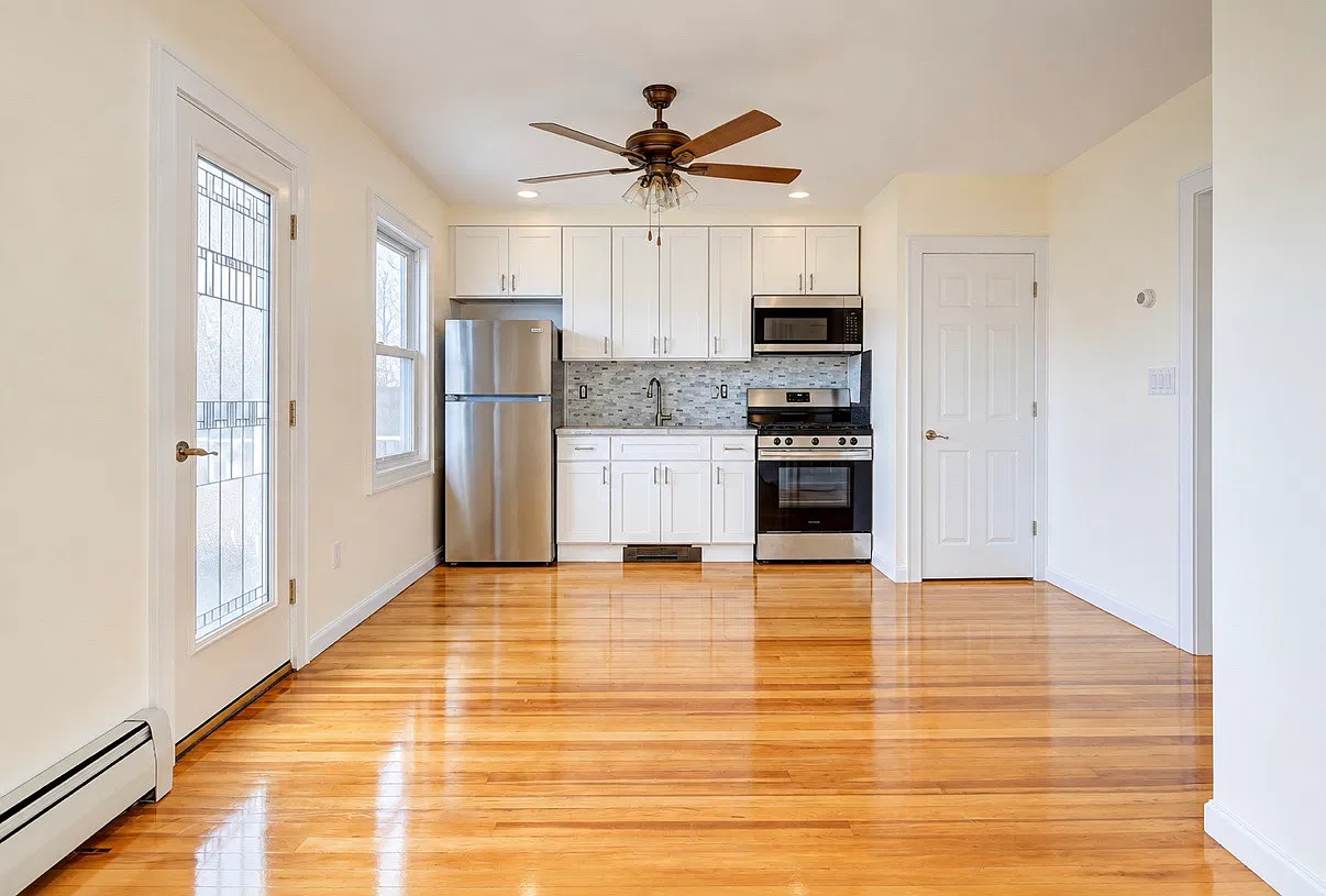 2 bed, $3,500 — Photo 2