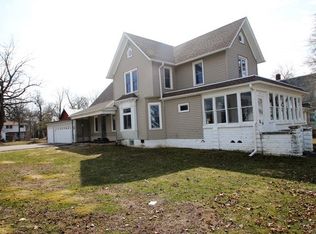 145 N 4th St, Capron, IL 61012