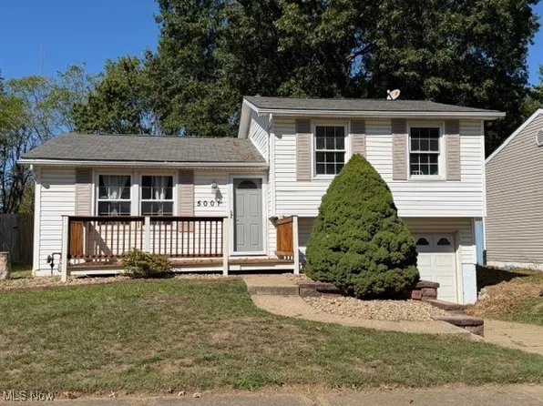 5001 Piccadilly St SW, Canton, OH 44706