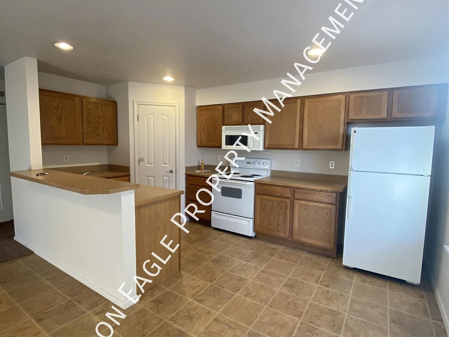 3 bed, 2.0 bath, 1202 sqft, $1,545 — Photo 4