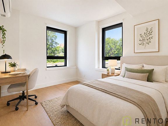 3rd image of 130 Hope St #518N