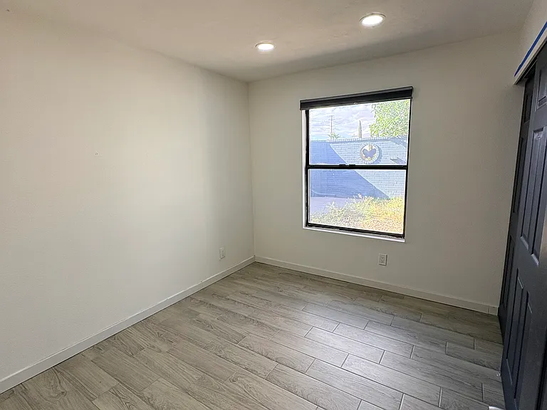 11100 Childress Ave — Photo 14