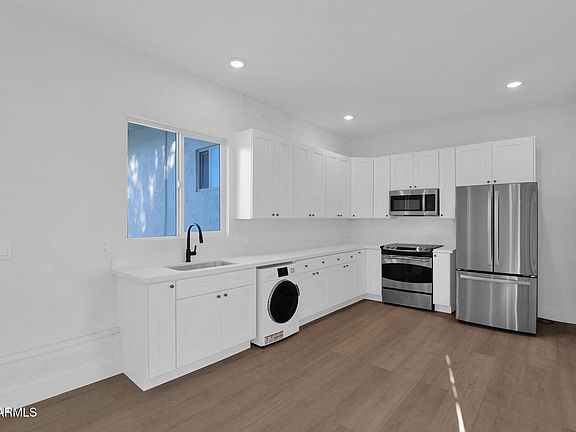 4th image of 315 E Carol Avenue