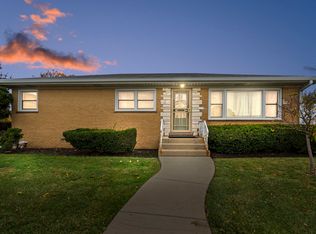 8801 Oleander Ave, Morton Grove, IL 60053