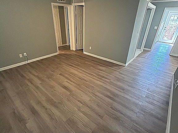 5th image of 3650 Parkridge Dr APT 118