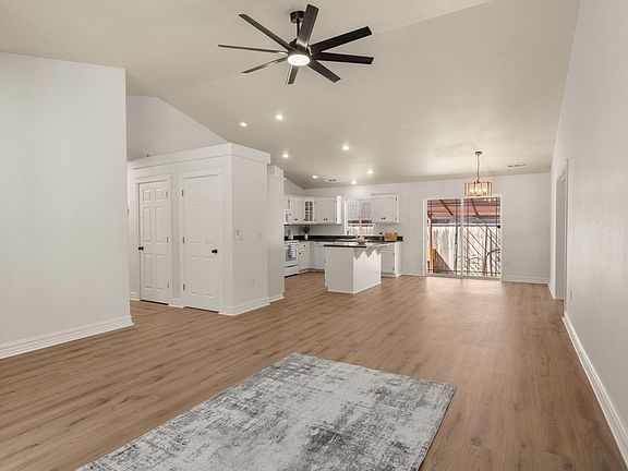 5th image of 416 Leandra Ln