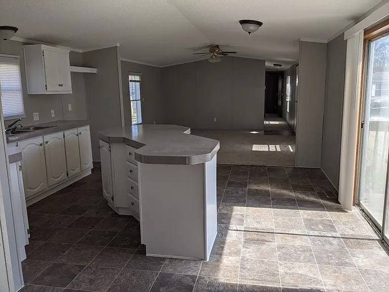 Avon Lakes Estates — Photo 32