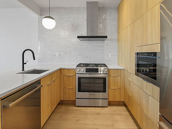 5th image of 820 Classon Ave #Penthouse