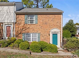 8902 Hunter Ridge Dr, Charlotte, NC 28226