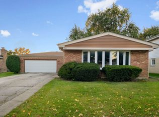 708 Barberry Rd, Highland Park, IL 60035