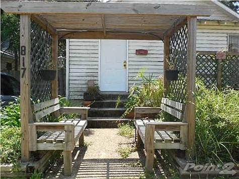 2nd image of 817 W Gregory St
