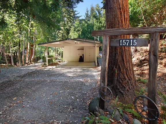 3rd image of 15715 Forest Hill Dr