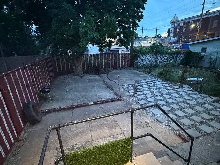 458 Livingston St #1 — Photo 10