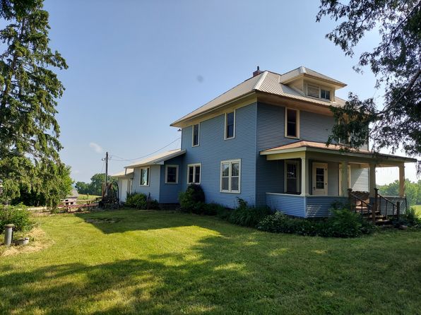 (undisclosed Address), Decorah, IA 52101