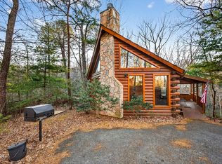 2332 Raymond Hollow Rd, Sevierville, TN 37876