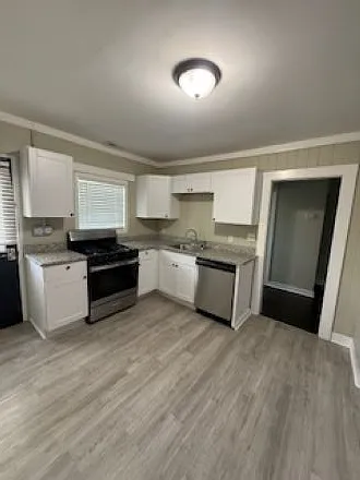 2 bed, 1045 sqft, $1,100 — Photo 4