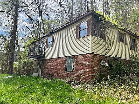 3rd image of 7034 Kanawha State Forest Dr
