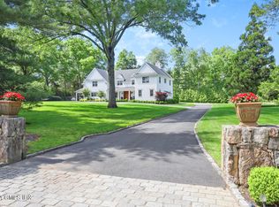 2 Loch Ln, Greenwich, CT 06830