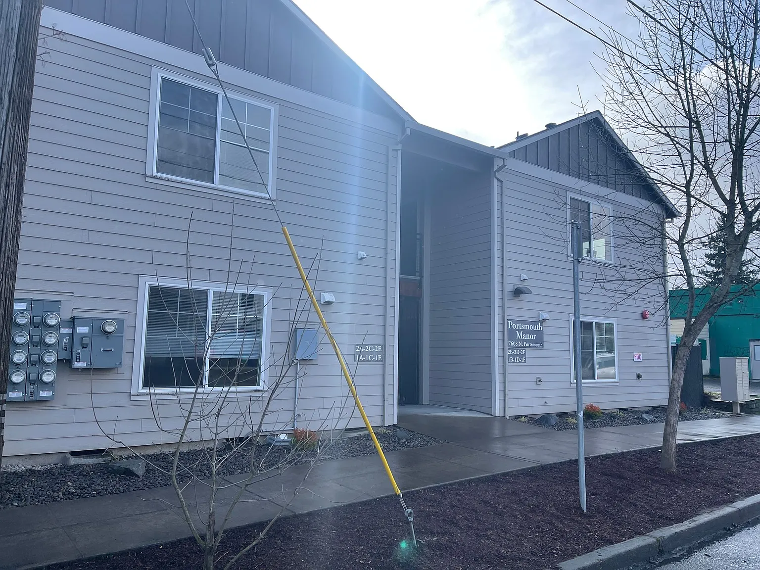 Por01 - Portsmouth Manor — Photo 3