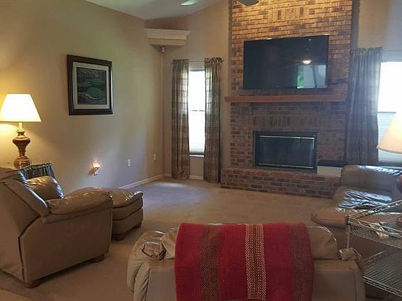 4th image of 3680 Emerald Ln