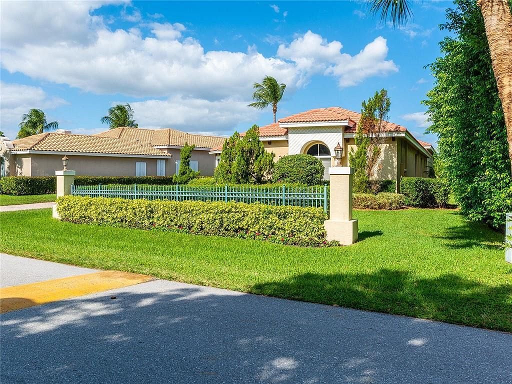 775 Greensward Lane