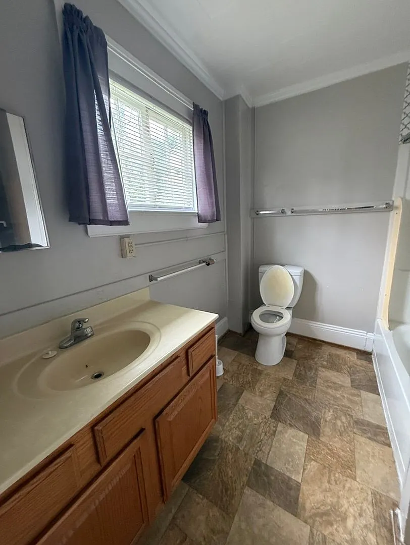 2 Bedroom 1.5 Bath Home in Winston Salem — Photo 4