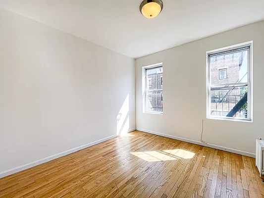 Rented by Urban Real Estate Property Group Inc | media 2