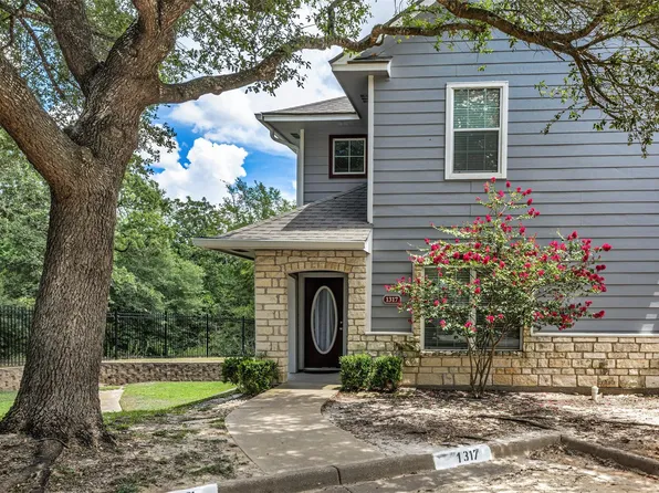 1317 Canyon Creek Cir, College Station, TX 77840