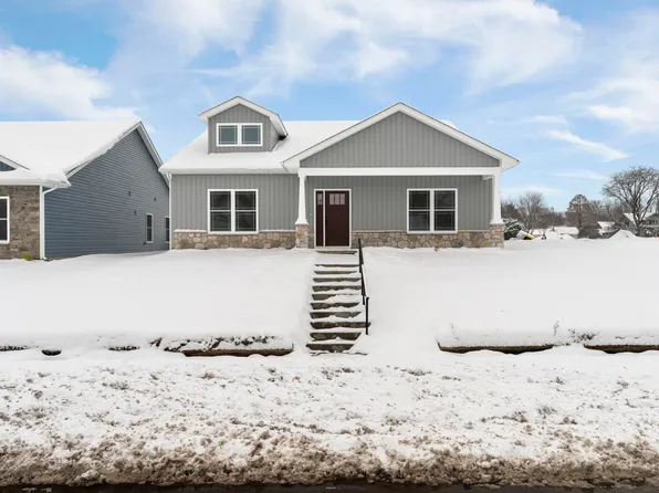 1053 E Wabash St, Frankfort, IN 46041