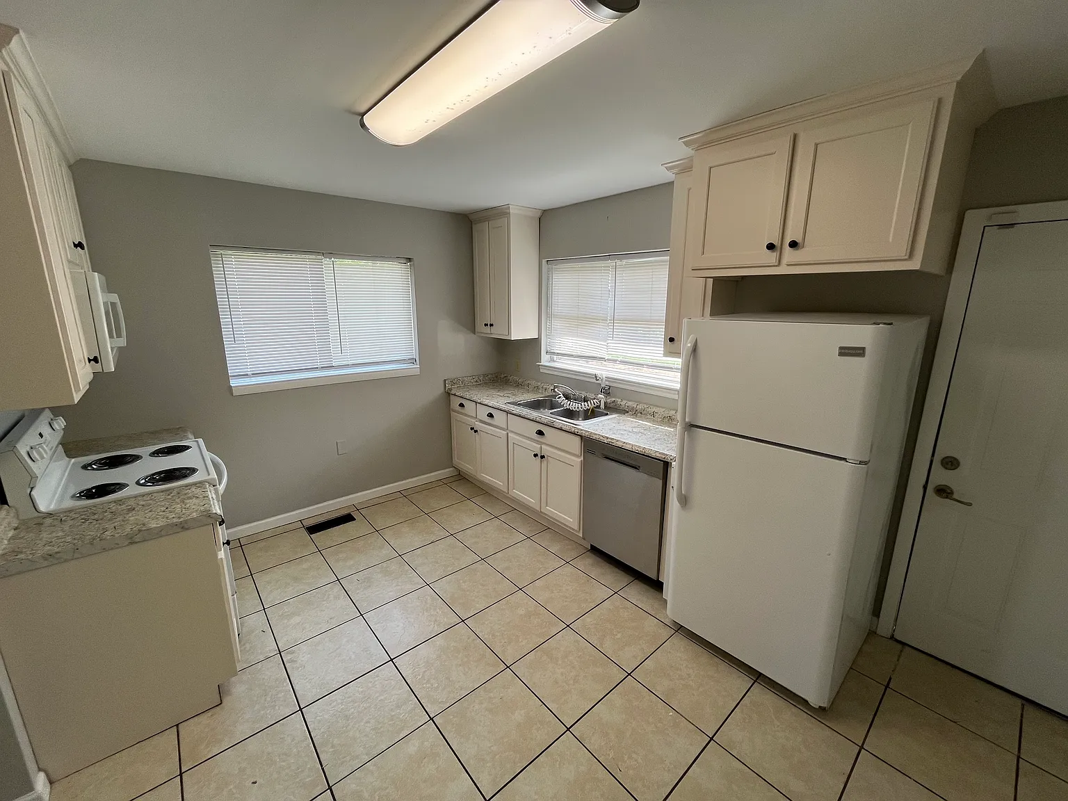 2 bed, 1118 sqft, $1,495 — Photo 4