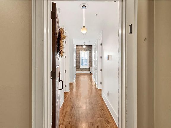 3rd image of 709 Dauphin St APT 1