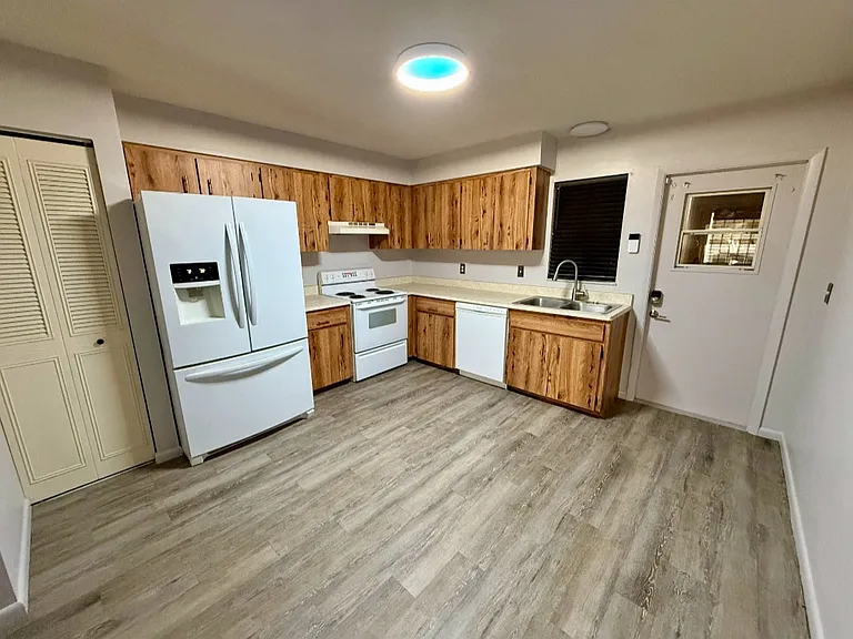 3135 Villa Rd — Photo 2