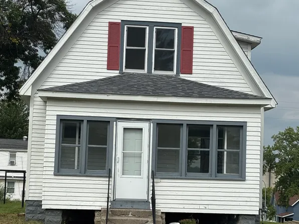 102 S 4th St, Le Sueur, MN 56058