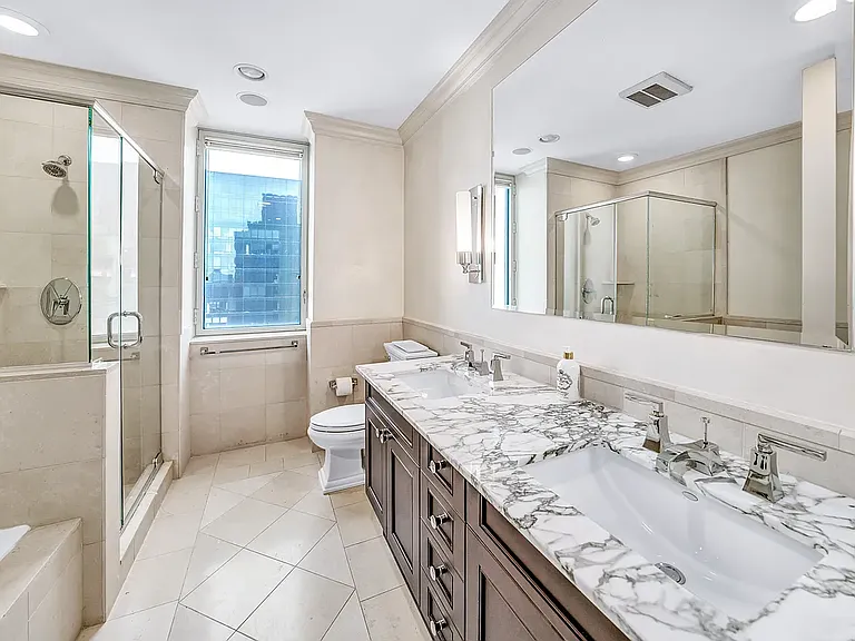 401 E 60th St #33C — Photo 8