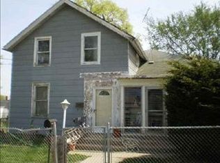 525 S Benton Ave, Freeport, IL 61032