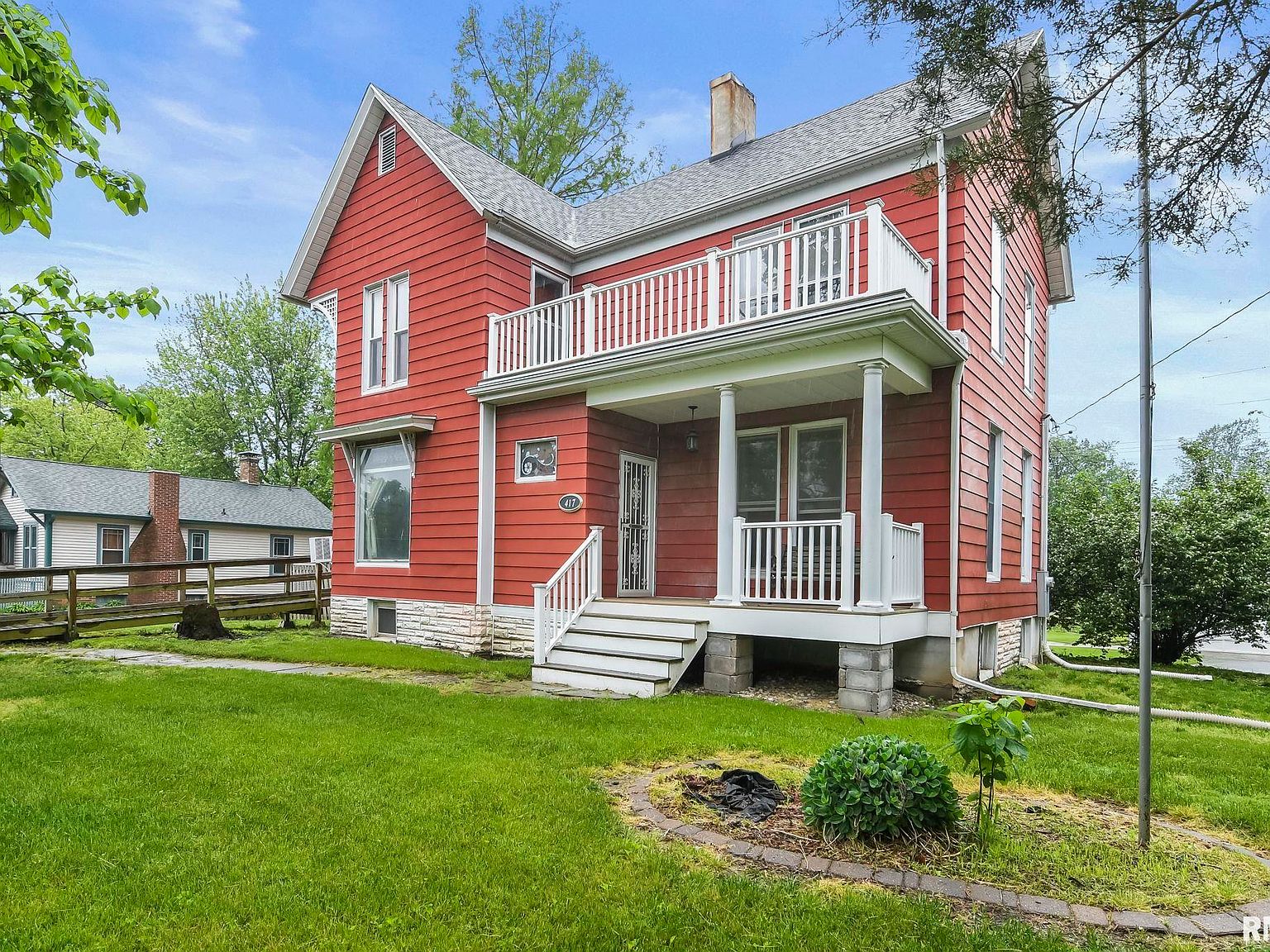 417 N 2nd St, Girard, IL 62640 Zillow