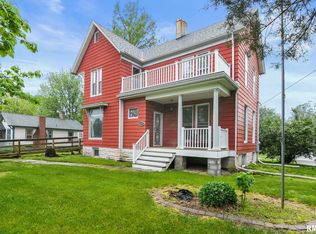 417 N 2nd St, Girard, IL 62640