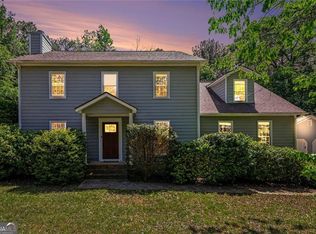 215 Hampton Woods Dr, Fayetteville, GA 30215