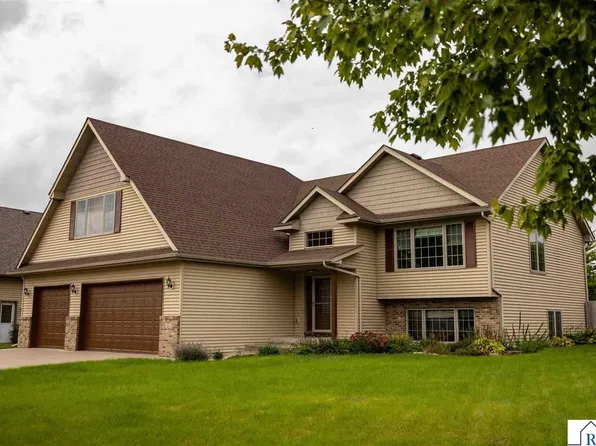608 Colodoro Ln, Eagle Lake, MN 56024