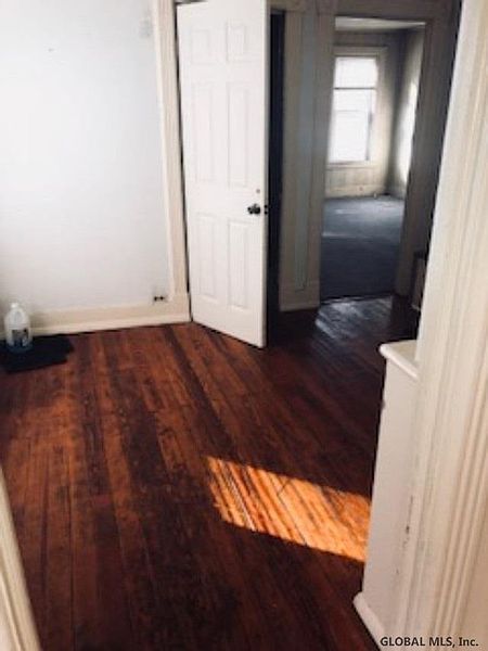 5th image of 813-815 CUTLER Street