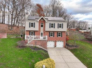 2 Peppertree Ct, New Kensington, PA 15068