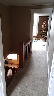 2nd image of 915E E Oak St