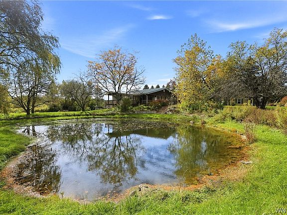3rd image of 3428 Garry Rd