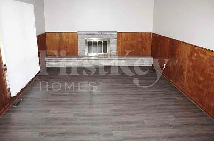 5750 Wallingwood Dr — Photo 5