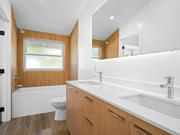 6445 Oakdale Ave — Photo 8