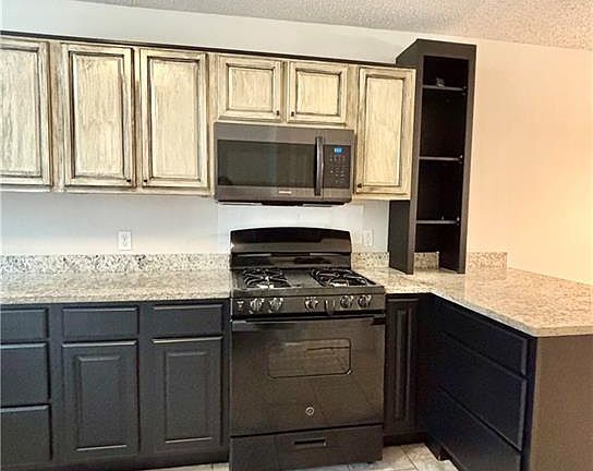 2nd image of 2018 6th St