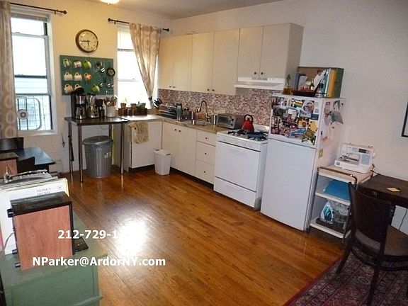 5th image of 208 Franklin St APT 2R