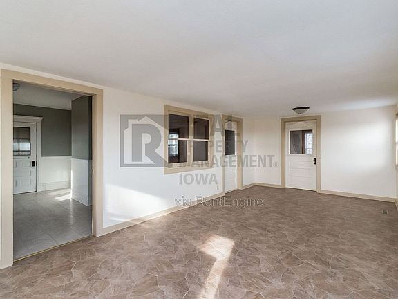 3rd image of 1667 W Ave